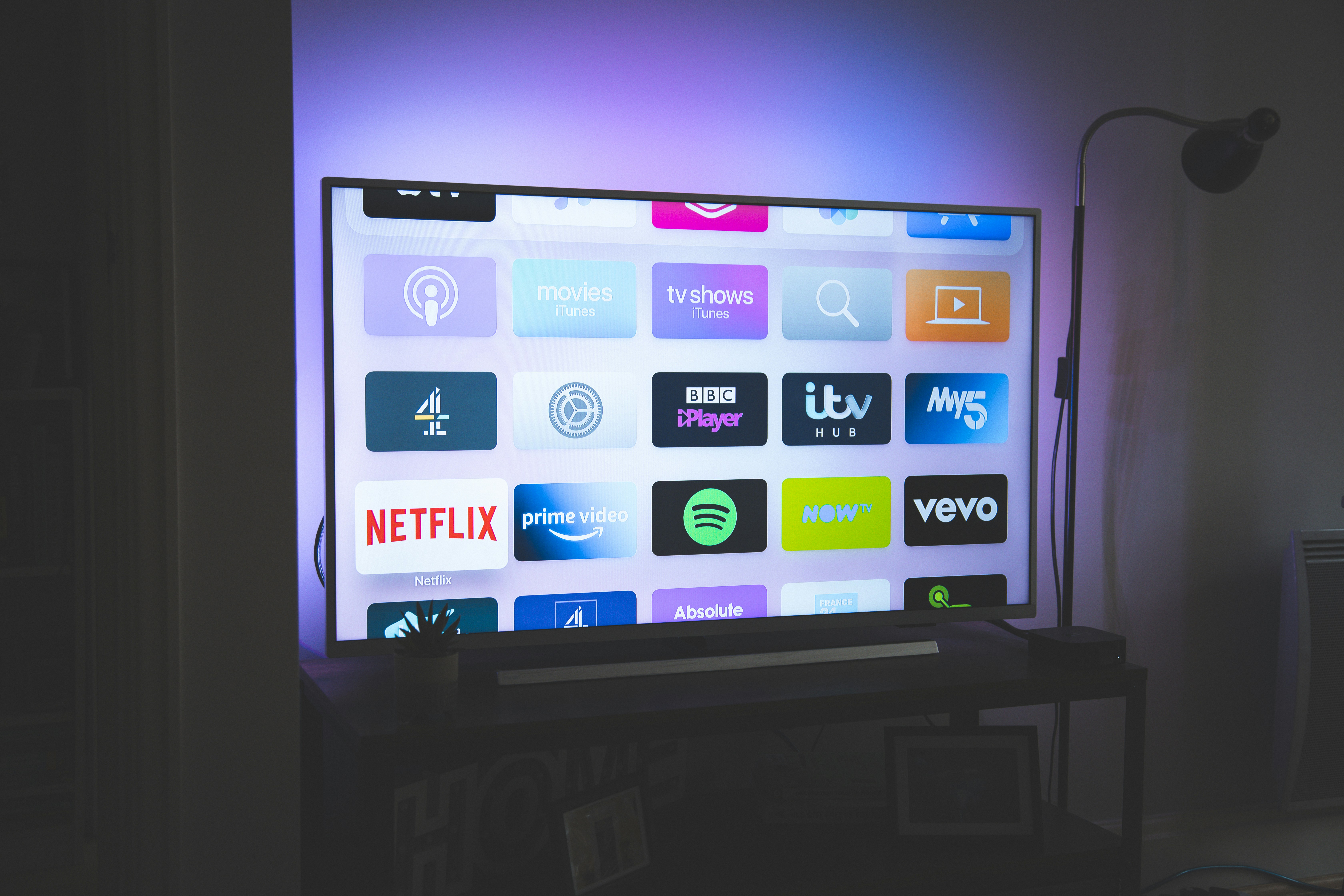 Best IPTV Apps for Smart TV: How to Choose, Set Up, and Stream Smoothly article cover
